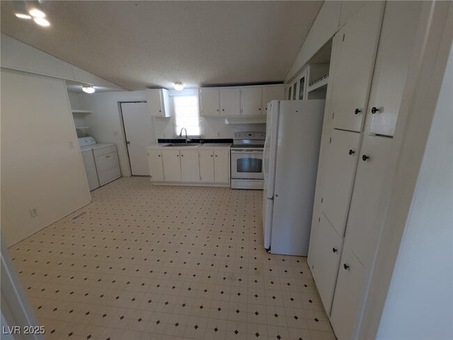 Photo - 2571 Silver Sage Dr