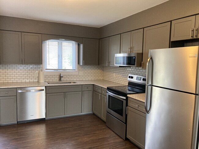 Photo - 2909 Zollinger Rd