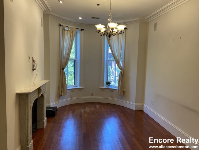 Building Photo - 34 Greenwich Park Unit 34 Greenwich Park