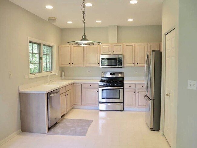 Kitchen - 1410 49th Ct S