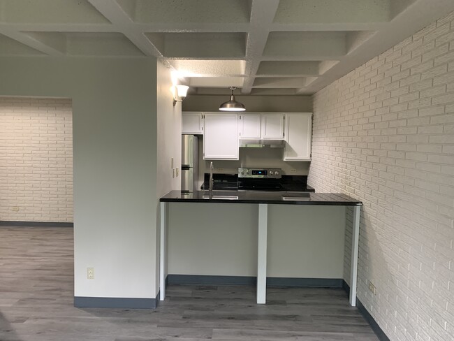 Kitchen, Stainless Steel Appliances - Park View Apartments