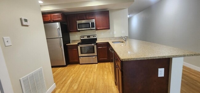 Building Photo - 20 Pond St Unit 105A