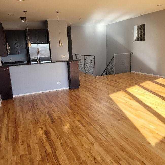 Photo - 2440 W Madison St Unit 3a