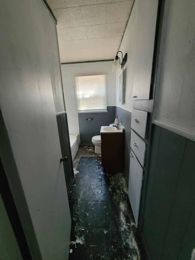 Photo - 108 E Cedar Ave