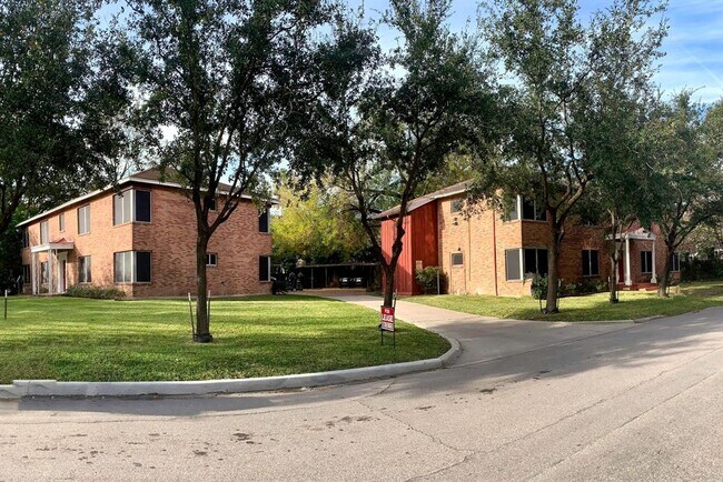 Photo - 6710 Travis St Unit 2