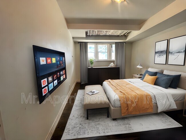 Photo - 2 Balsam Ave S