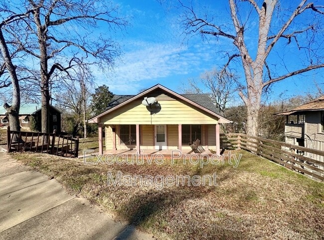 Building Photo - 4028 40th Ave N