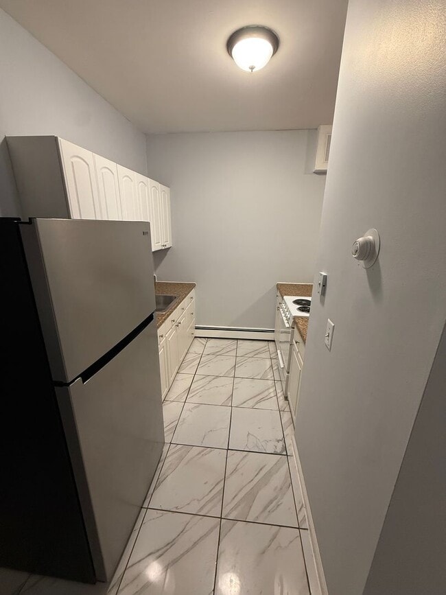 Building Photo - 178-188-188 S Whitney St Unit 184 South Whitney