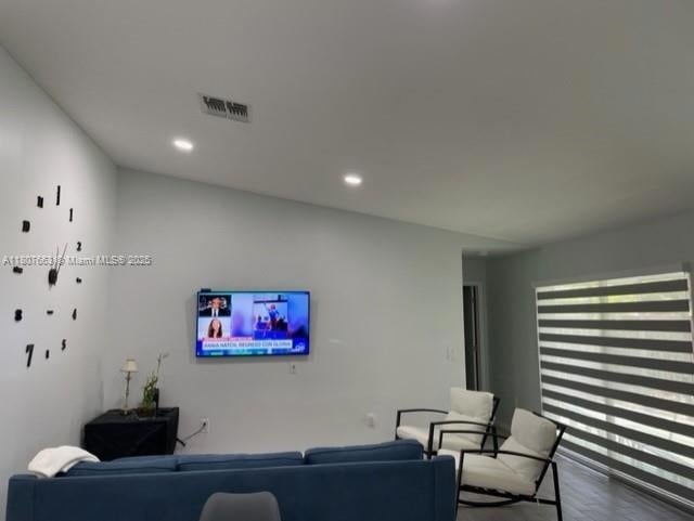 Photo - 6396 Royal Woods Dr