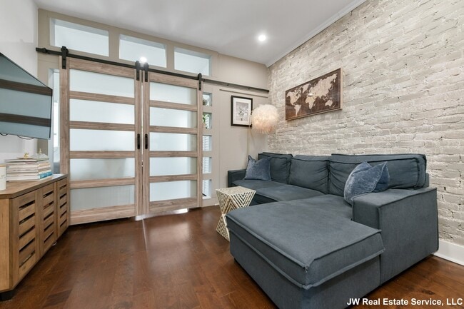 Photo - 27 Swallow St Unit #2