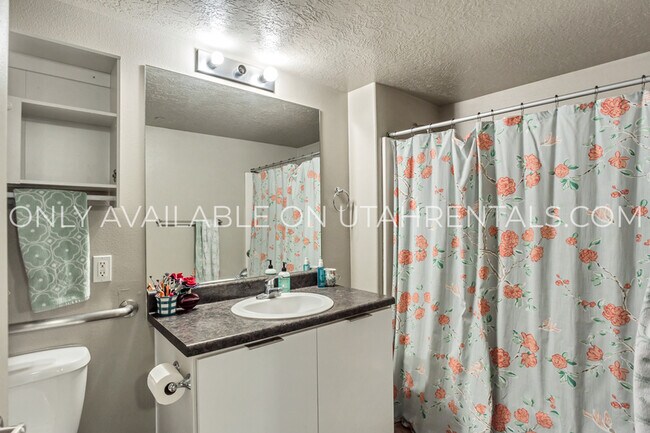 Photo - 843 E 620 N St