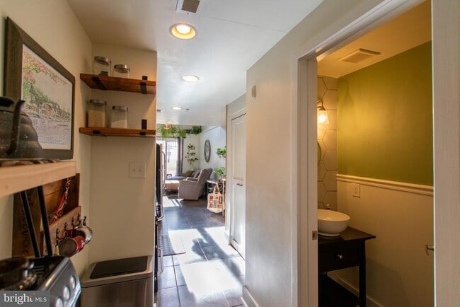 Photo - 1814 Christian St Unit 1