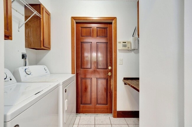 Photo - 6149 Foster St