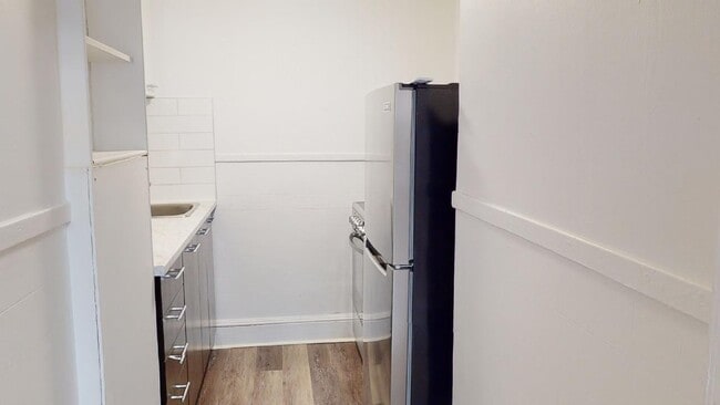 Photo - 212 ½ - 216 ½ Bank