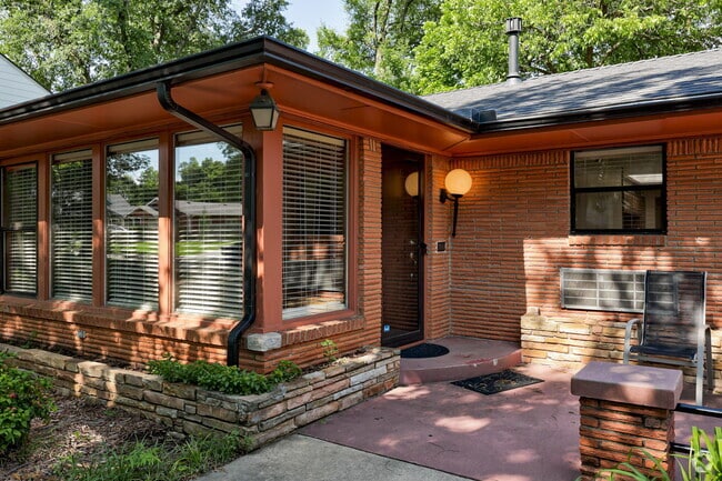 Building Photo - 600 S Flood Ave Rental