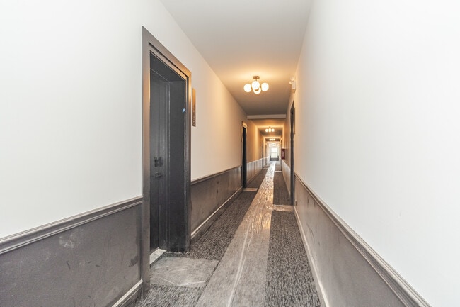 Photo - 2718 N Hampden Ct