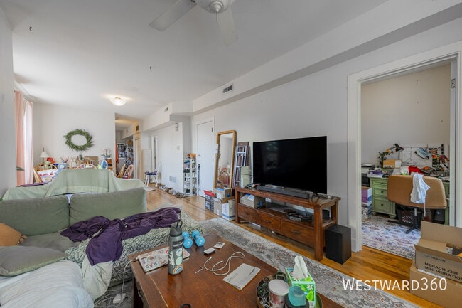 Photo - 2611 W Cortland St Unit 3