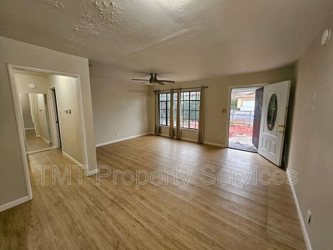 Photo - 137 W. Third St.