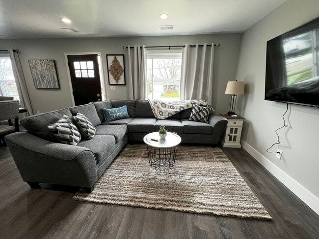 Photo - Fully Furnished rental with excellent central location in North cincinnati Suburbs