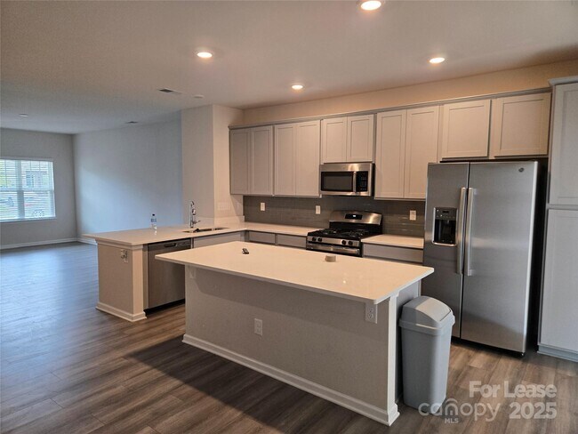 Photo - 525 San Marco Dr