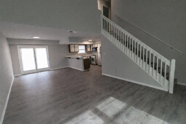 Photo - 1913 Greenleaves Ct