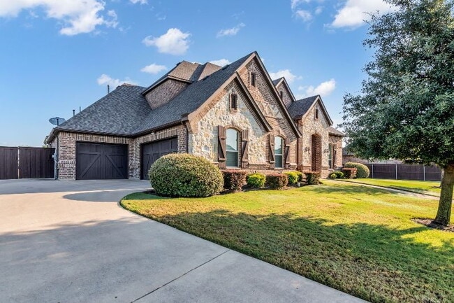 Photo - Stunning 4-3.5-3 Oasis with Pool in Prime ...