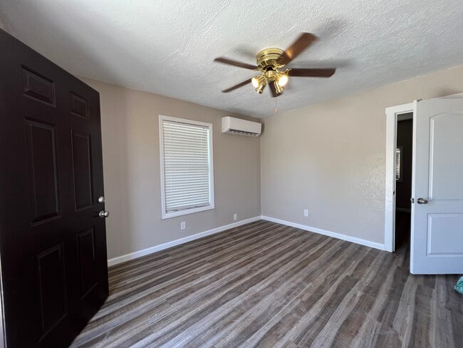 Photo - 283 W Pinedale Ave