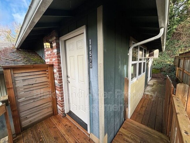 Photo - 17570 Webster Rd