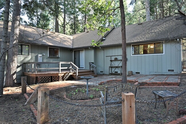 Photo - Large 2-bedroom home on private cul-de-sac backs up to Forebay Community Park and the Reservoir!