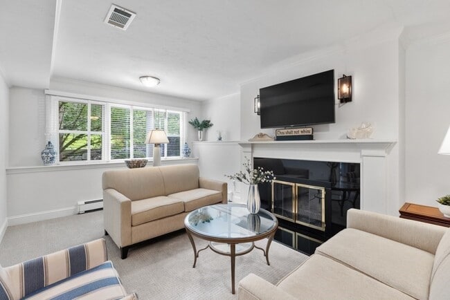 Photo - 84 Walpole St