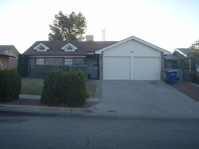 Building Photo - 746 Martha Gale Dr Rental