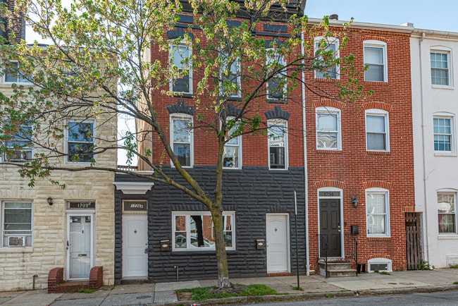 Building Photo - 1736 Light St Unit B