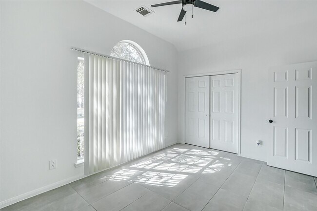 Photo - 15806 Land View Dr