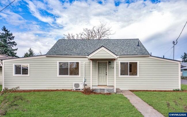 Building Photo - Fully Remodeled 2 Bedroom on a corner lot!