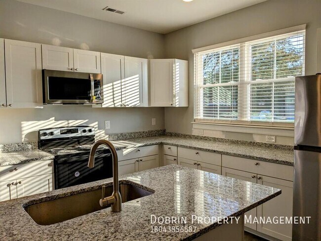 Photo - 1833 Grayland Ave