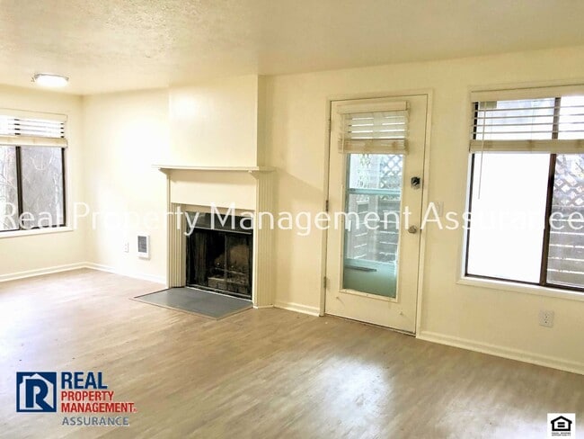 Building Photo - 7081 SW Montauk Cir Rental