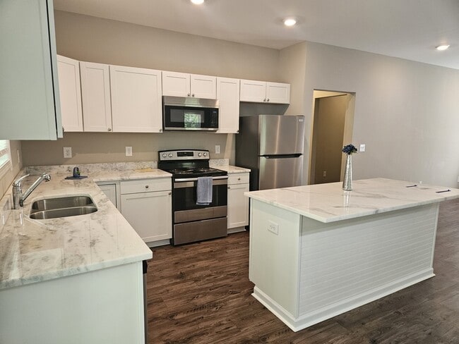 166 Venture Way