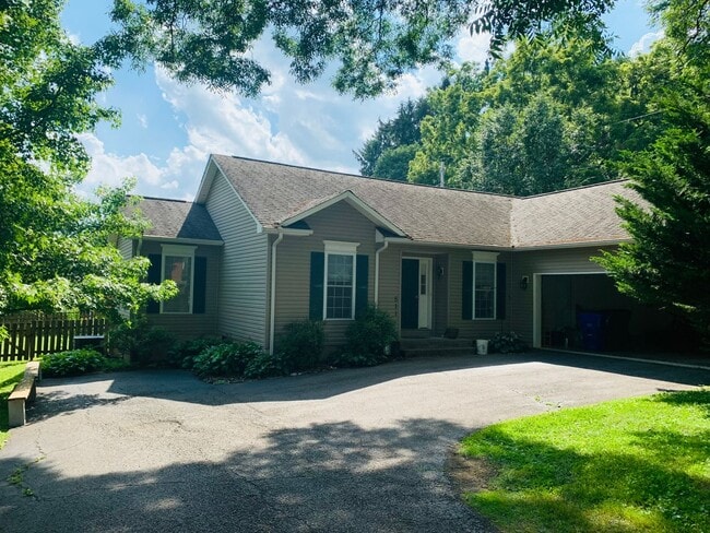 Photo - 511 Owens St