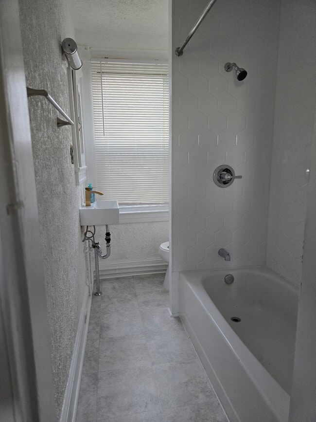 Photo - 2903 Evergreen Ave Unit 2