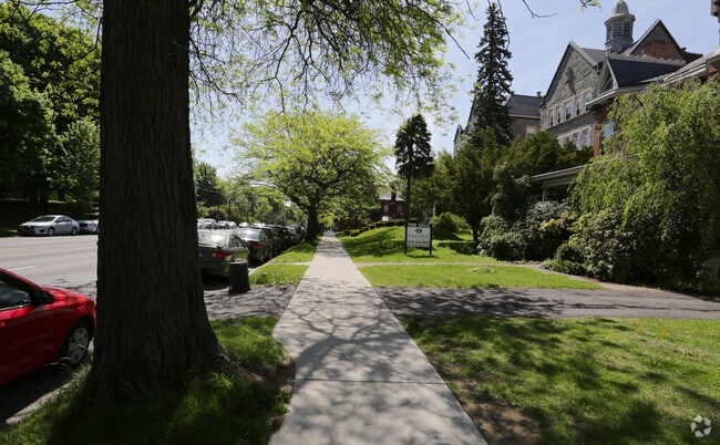 Photo - 644 Madison Ave