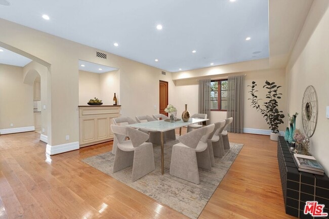 Photo - 1101 S Gretna Green Way