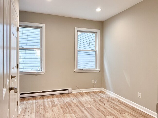 Photo - 570 Washington St Unit 1