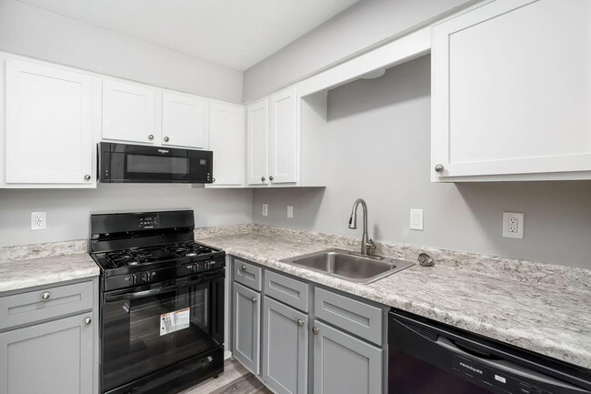 TOWNHOMES AT MCNAUGHTEN