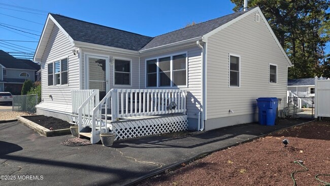 Photo - 2 Pine Crest Dr