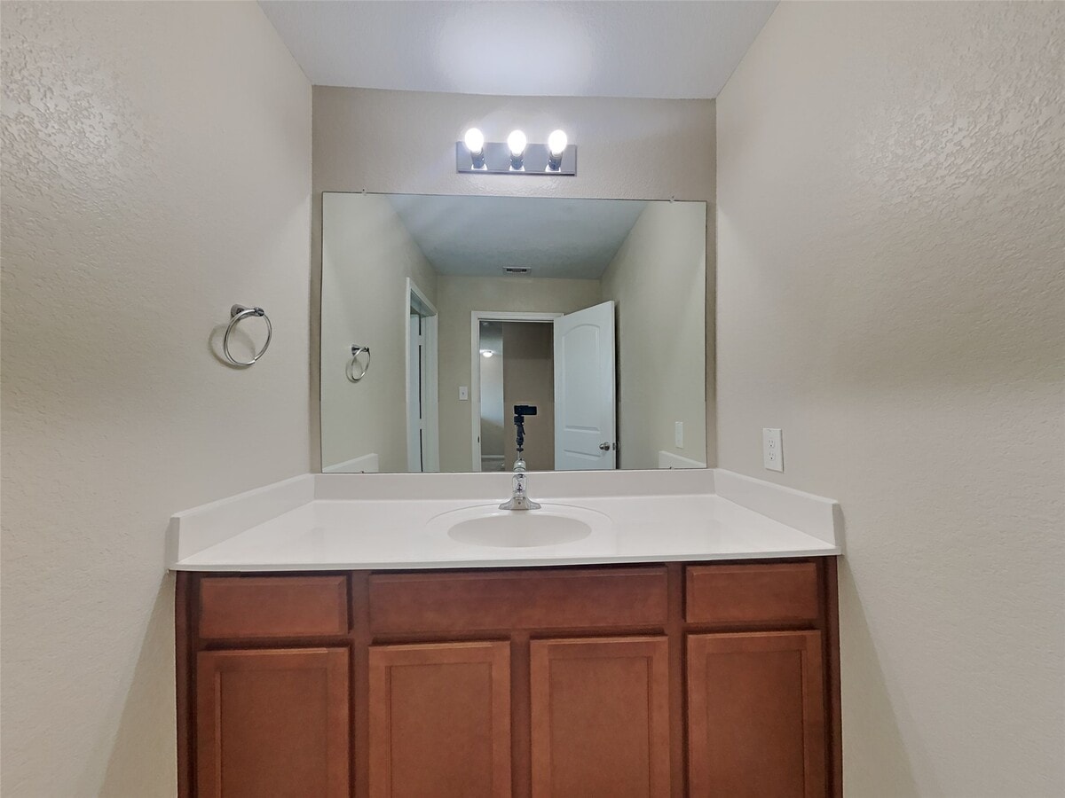 Photo - 692 Totem Trail Dr