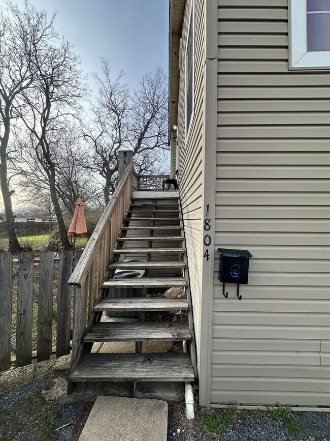 Building Photo - 1804- 1808 Bolivar Unit 1804.5 Bolivar Street