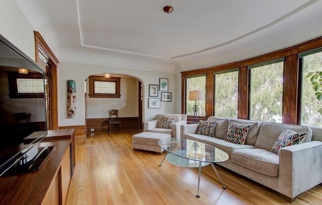 Photo - 365 Wawona St