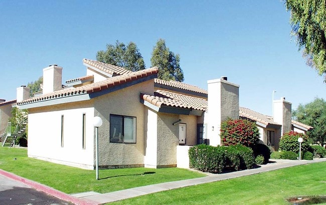 Alternate Building View - Aspen Springs