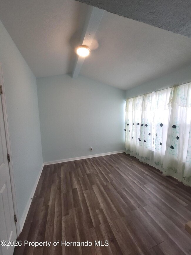 Photo - 513 Hollyhock Ln
