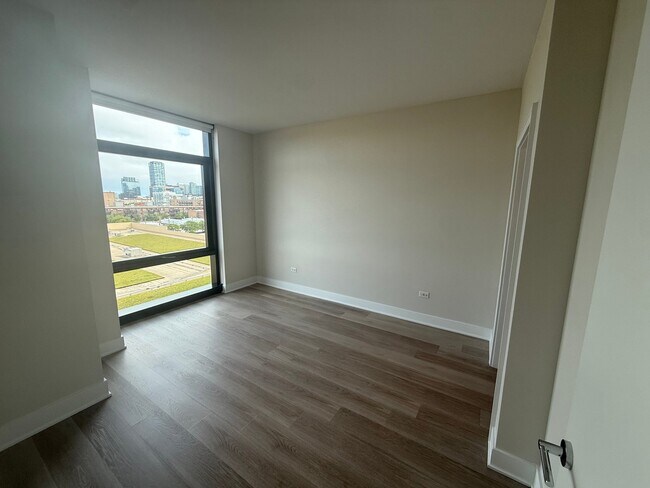 Photo - 1124 W Van Buren St